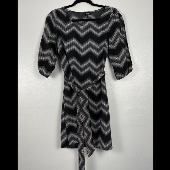 A. Byer Silky Chevron Op Art Dress - Picture 1 of 4